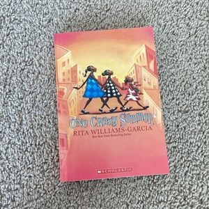 BOGO 🥳 Scholastic One Crazy Summer Softcover School book Rita Williams Garcia